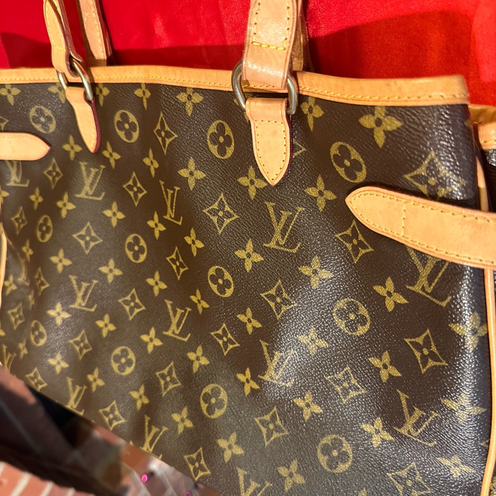 WOW POSHMARK - ONE OWNER = ME - Authentic Louis Vuitton Batignolles GM YEAH!!! - Picture 4 of 16